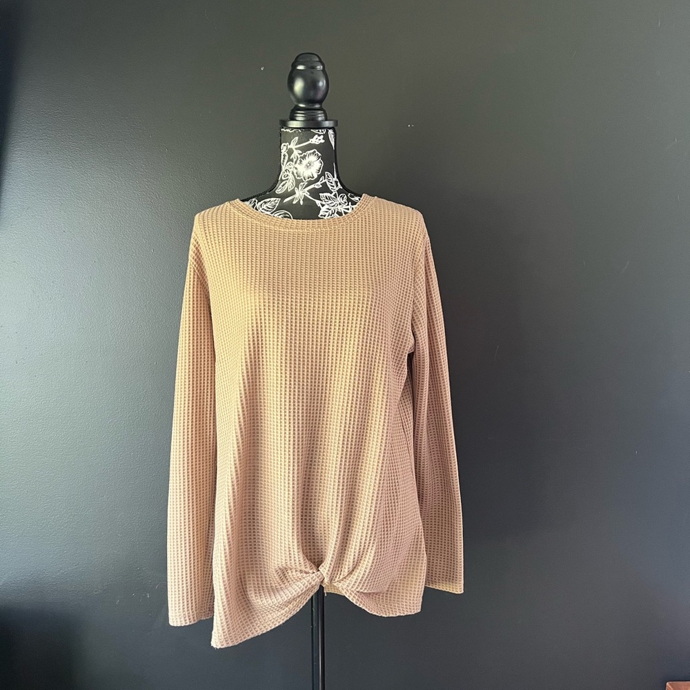 Tan pull over